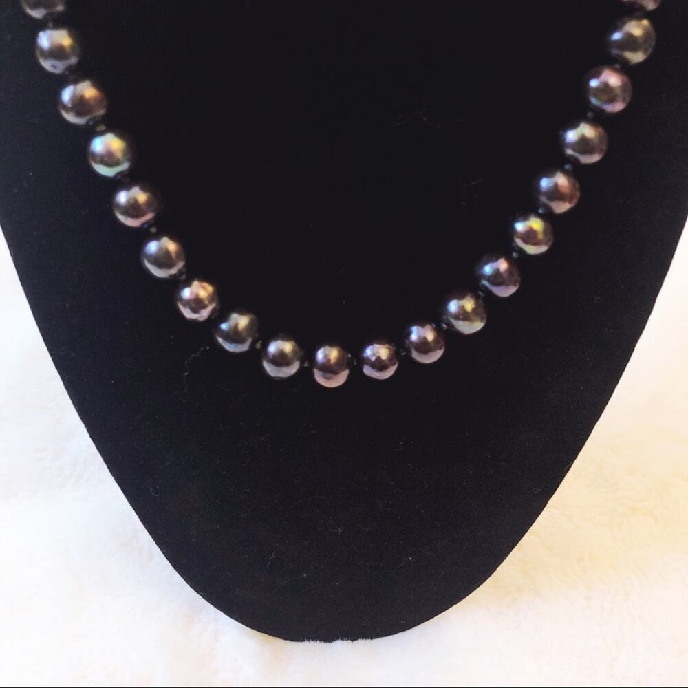 Multi-color Dark Beans Necklace - Picture 3 of 9